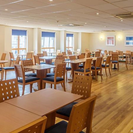 Ramada Encore York Exteriör bild