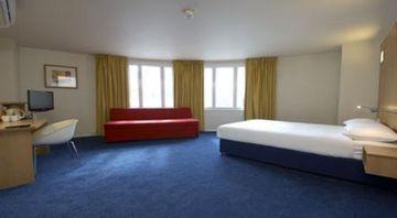 Ramada Encore York Exteriör bild