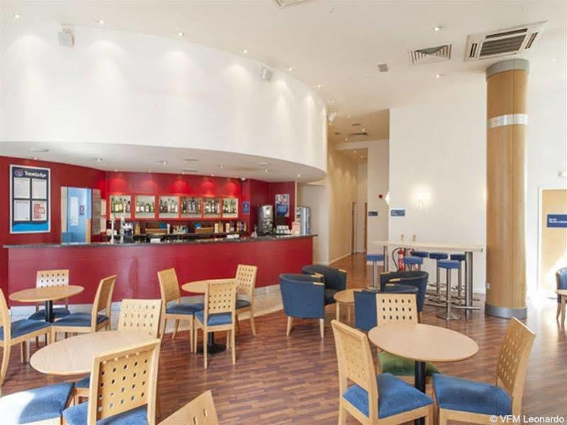Ramada Encore York Exteriör bild